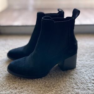 UGG Faye booties, ordered the wrong size.